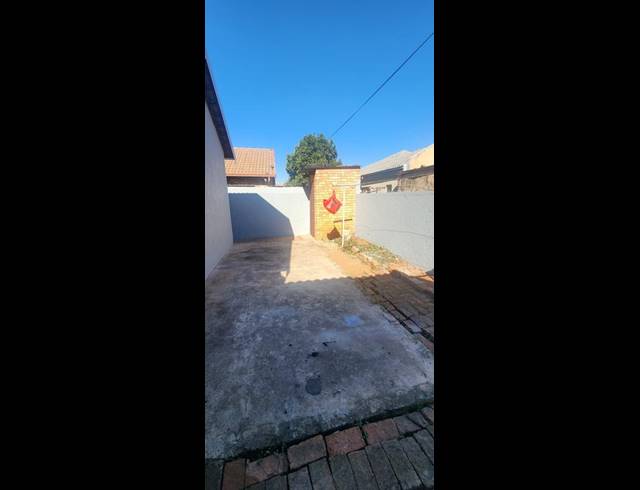 5 BEDROOM HOUSE FOR SALE IN DANVILLE EXT 5